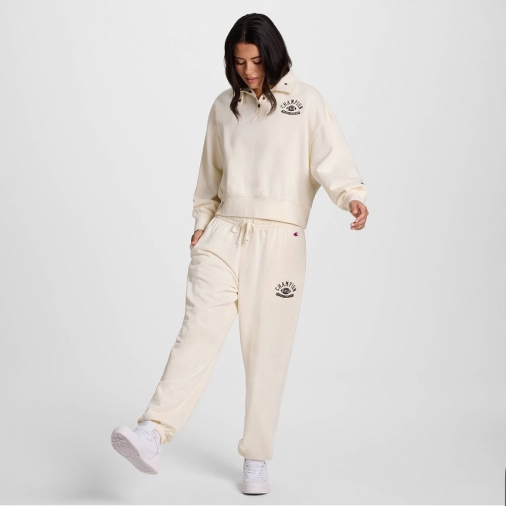 NWT champion Women's Cream Sweatshirt size M - Picture 4 of 6